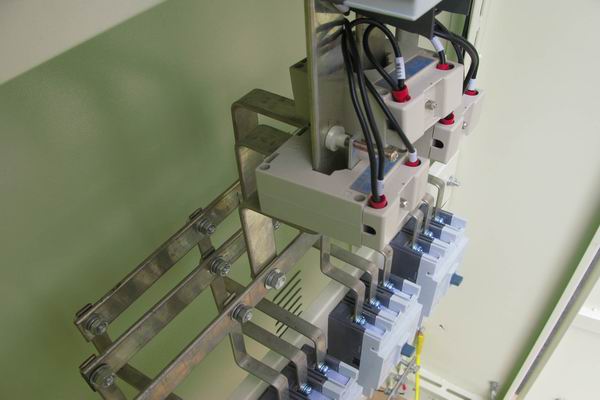 阿拉善右配电柜-应急照明配电柜使用对工作人员的具